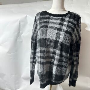 👉 New Directions Petite PXL Black Gray Plaid Soft Knit Pullover Sweater Women’s